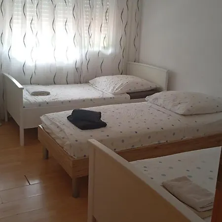 112 Confortable , 5 Lits ,2 Wc Apartment *